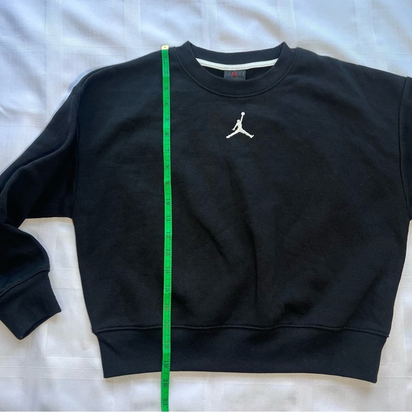 ***NWT***Jordan Black Girls Crewneck Sweatshirt - Picture 6 of 8